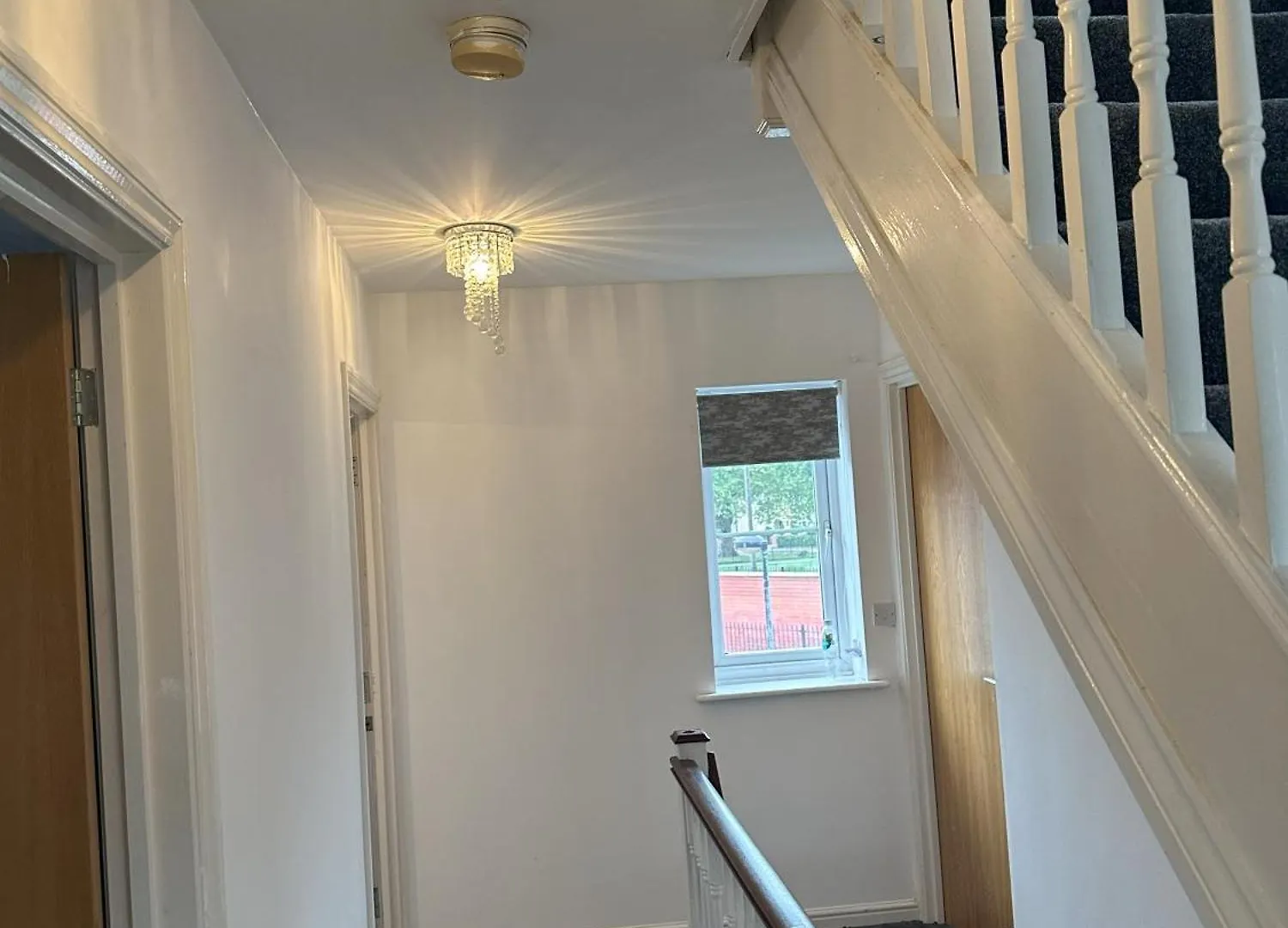 Lavish 3 Story House With Full Of Comfort Dagenham 0*,