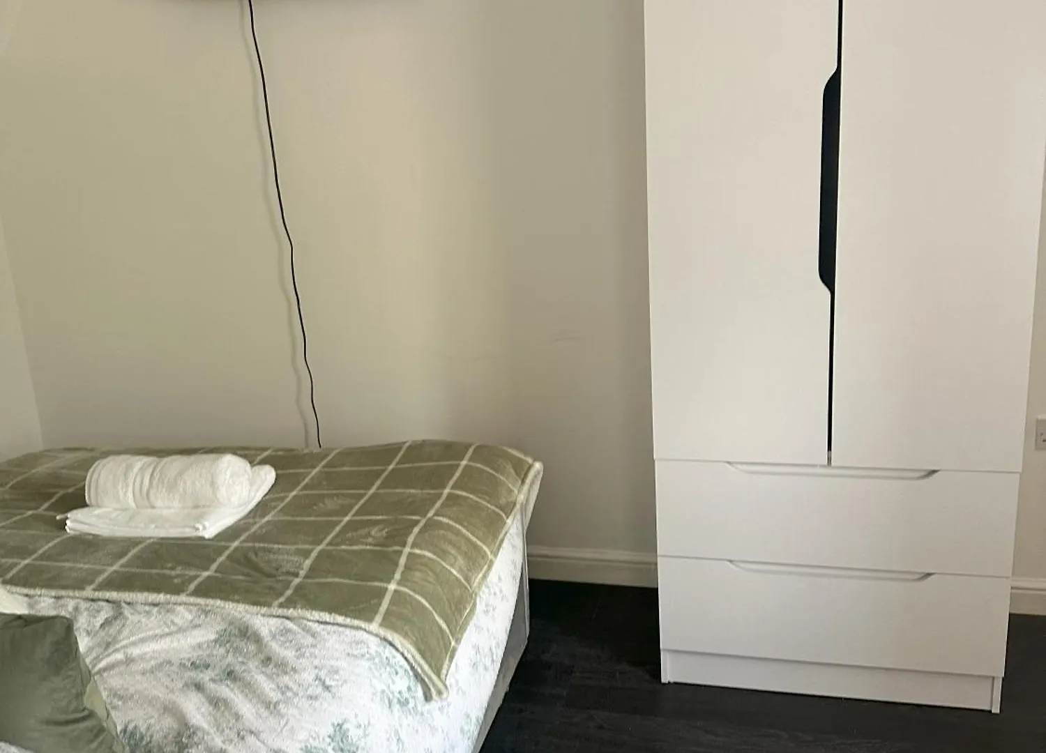 Guest house Lavish 3 Story House With Full Of Comfort Dagenham
