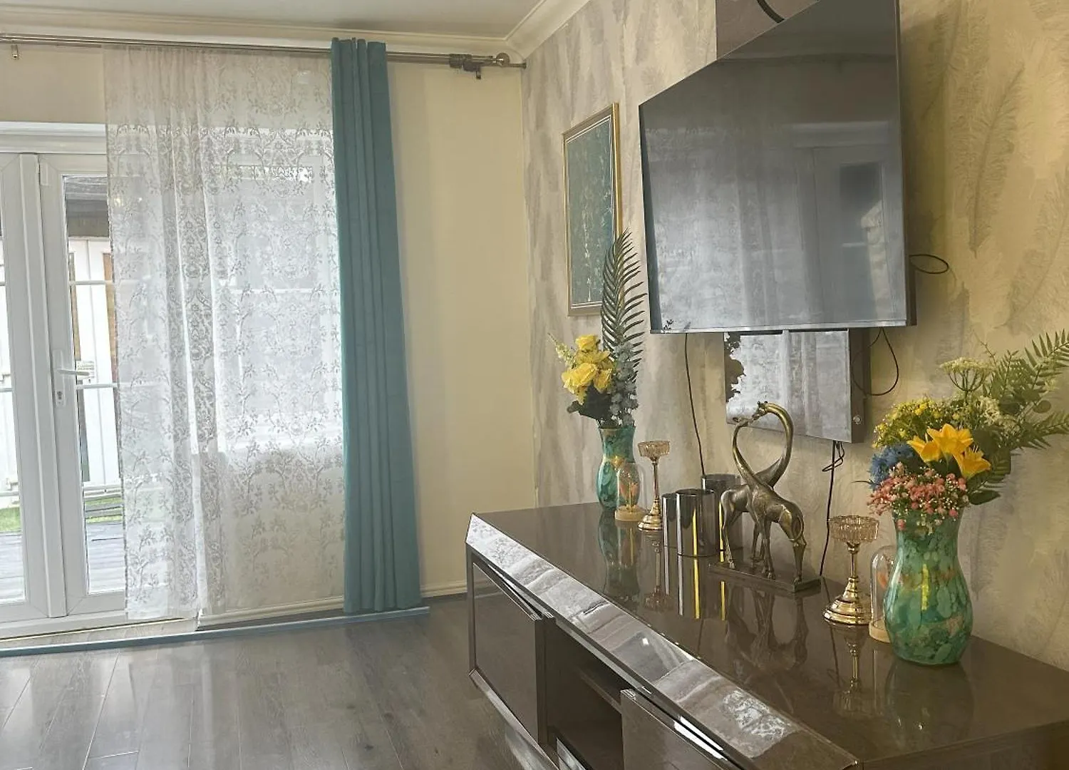 게스트하우스 Lavish 3 Story House With Full Of Comfort 다게넘 영국