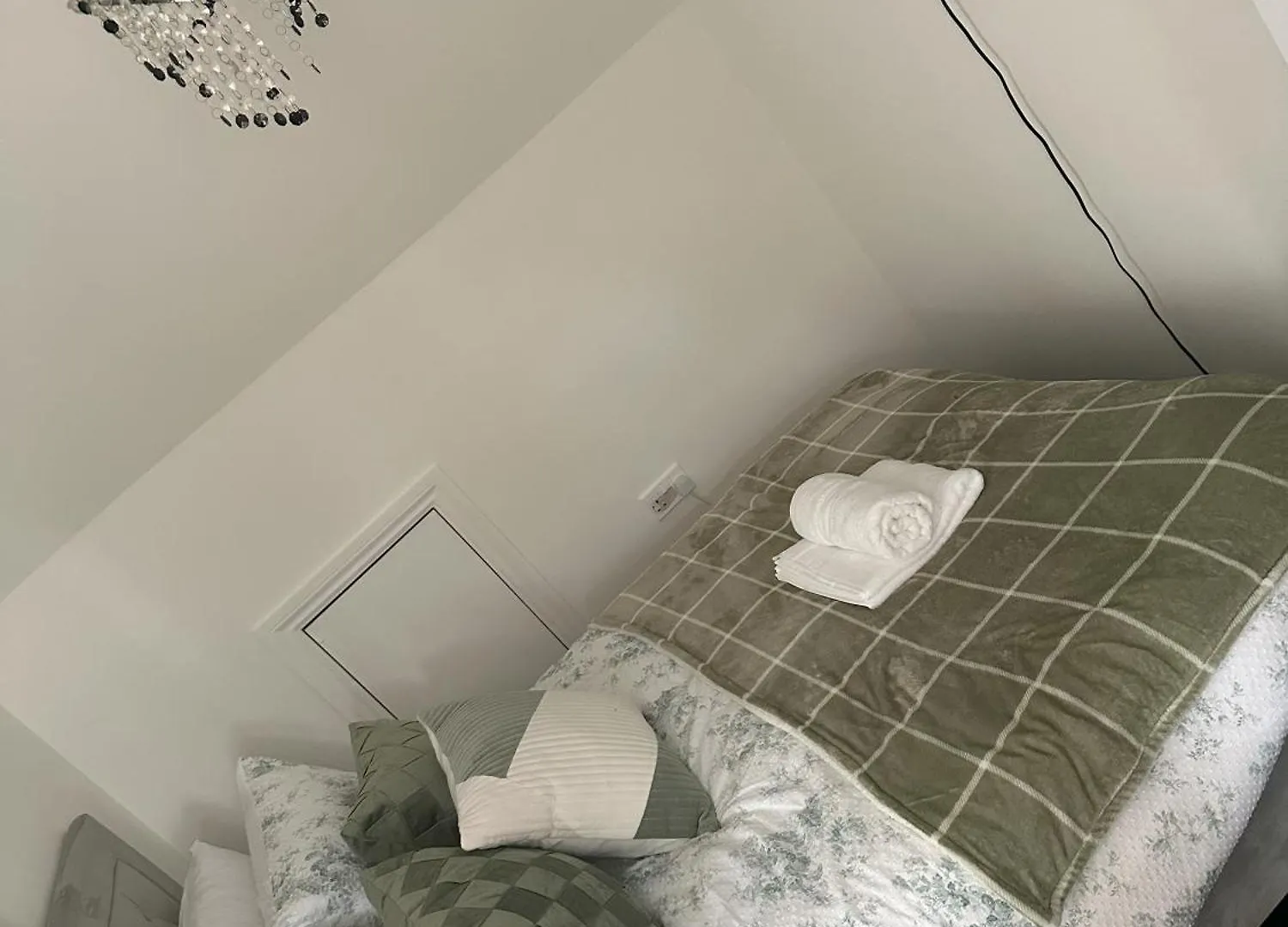 Lavish 3 Story House With Full Of Comfort 다게넘 0*,